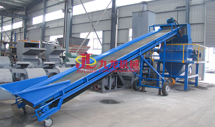 大型樹(shù)枝粉碎機(jī)